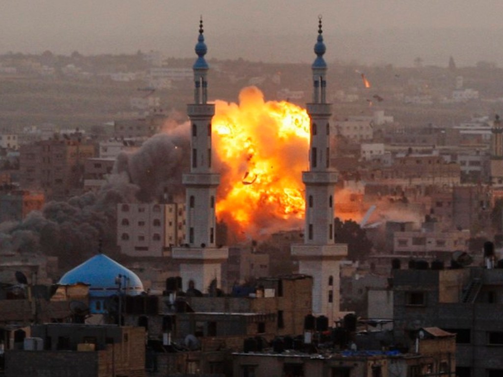 В результате авиаударов Израиля в секторе Газа погибли двое палестинцев