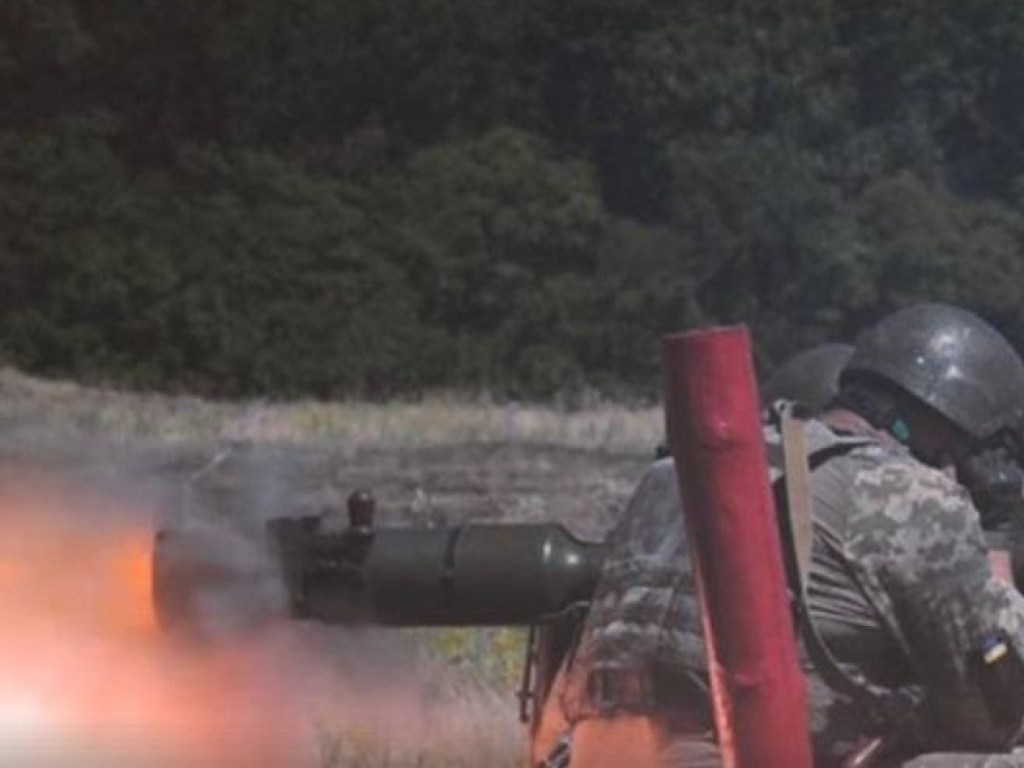 Украинские военные поупражнялись в стрельбе из «сапога» (ФОТО, ВИДЕО)