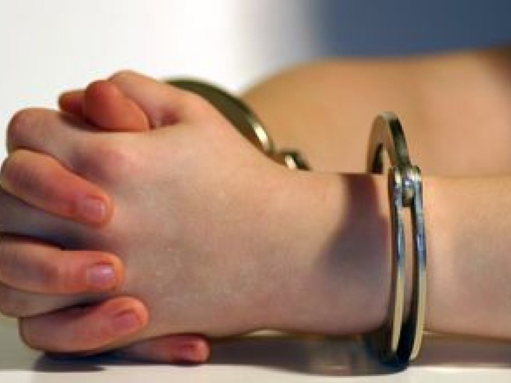 В Черкасской области 13-летний подросток избил и изнасиловал 39-летнюю женщину