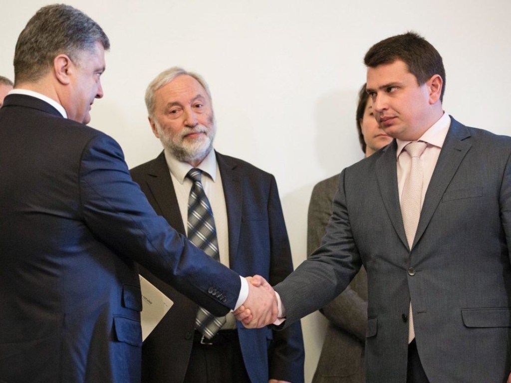 Зачем Порошенко нужен Сытник?