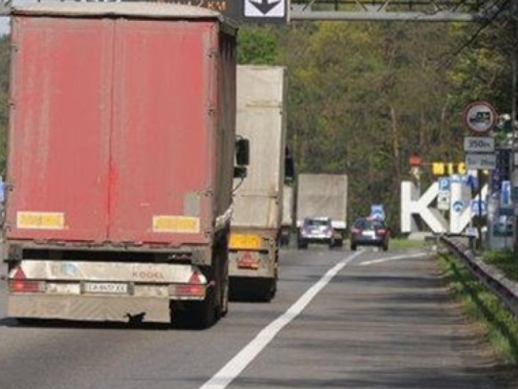 В Киеве ограничили движение грузовиков &#8212; КГГА