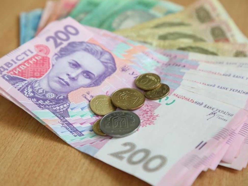 Пенсионерам решили выдать денежную компенсацию за задержку пенсий