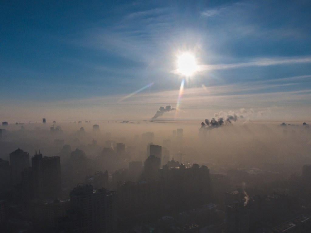 Уровень загрязнения воздуха в столице вырос до опасно допустимого – ГСЧС
