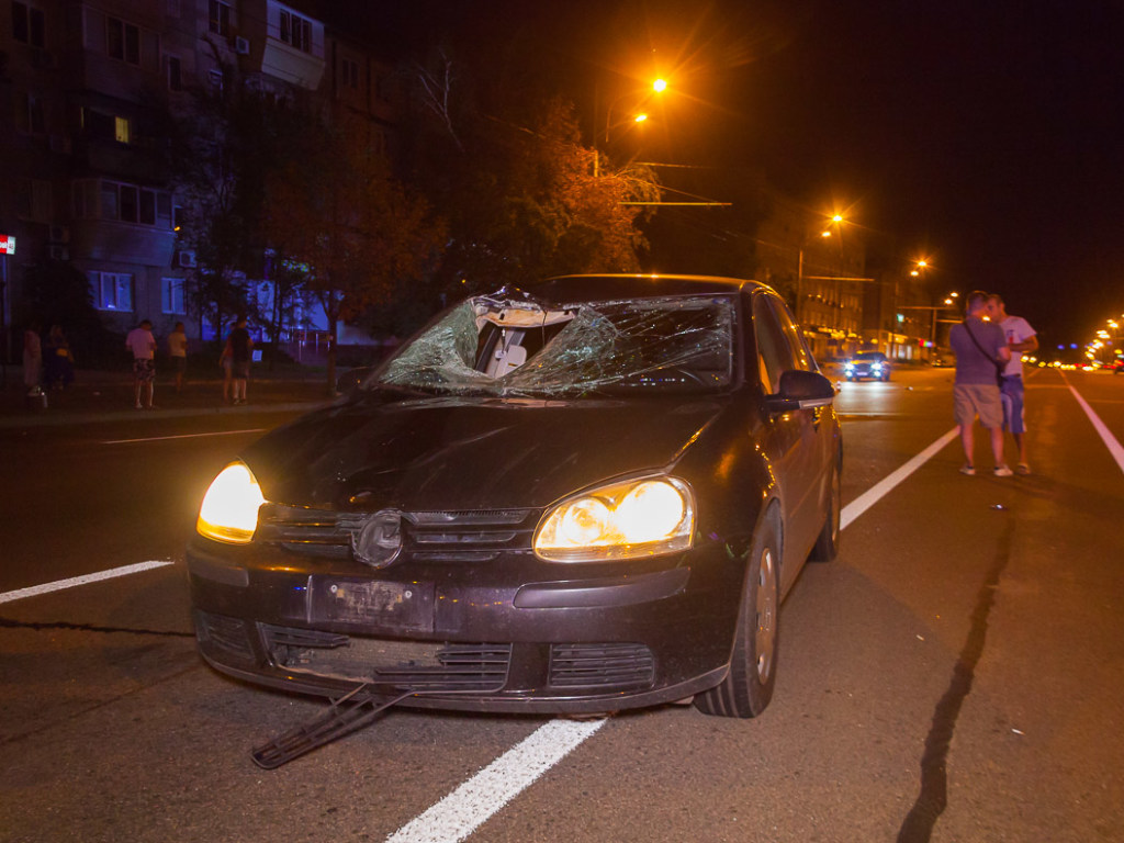 В Днепре водитель Volkswagen насмерть сбил мужчину на «зебре» (ФОТО, ВИДЕО)