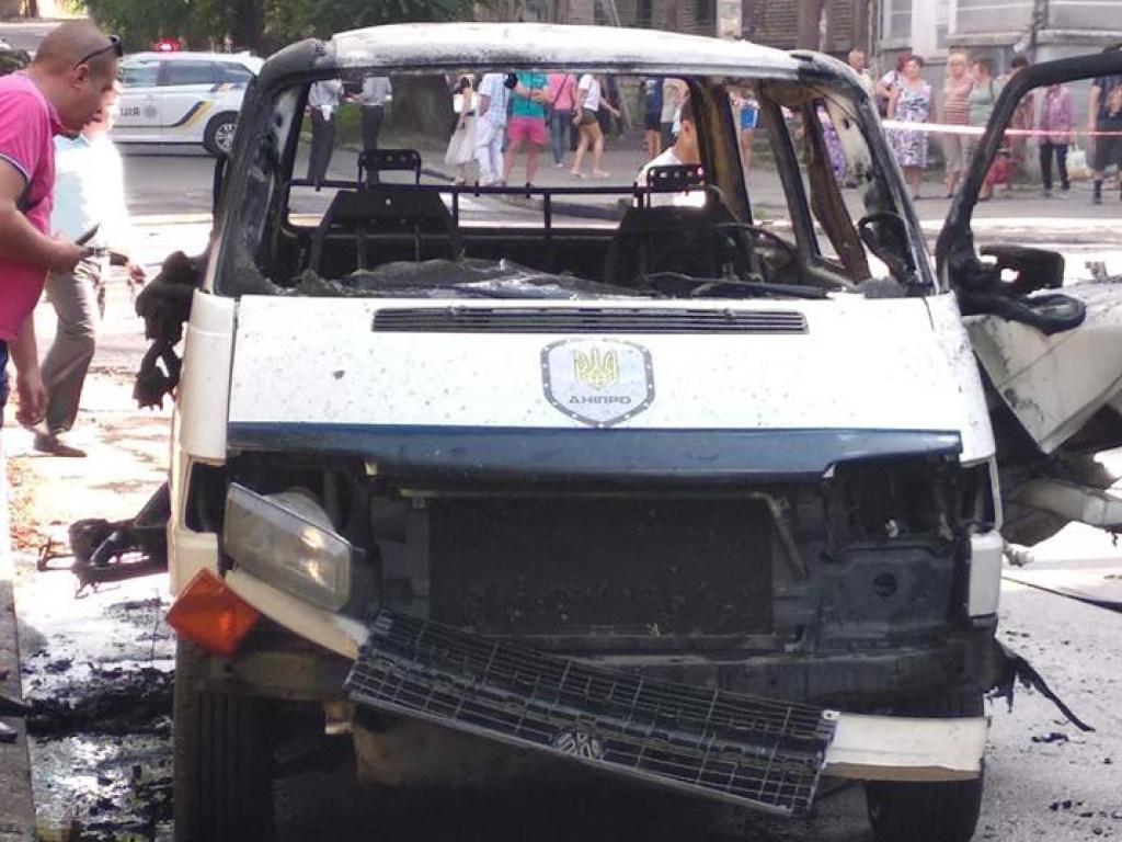 В Днепропетровской области взорвался микроавтобус с депутатом горсовета (ФОТО)