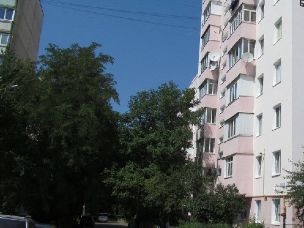 В Черновцах девушка покончила с жизнью, прыгнув из окна 5 этажа