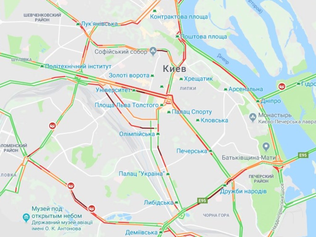 Пробки в Киеве: большой транспортный коллапс наблюдается в центре столицы (КАРТА)