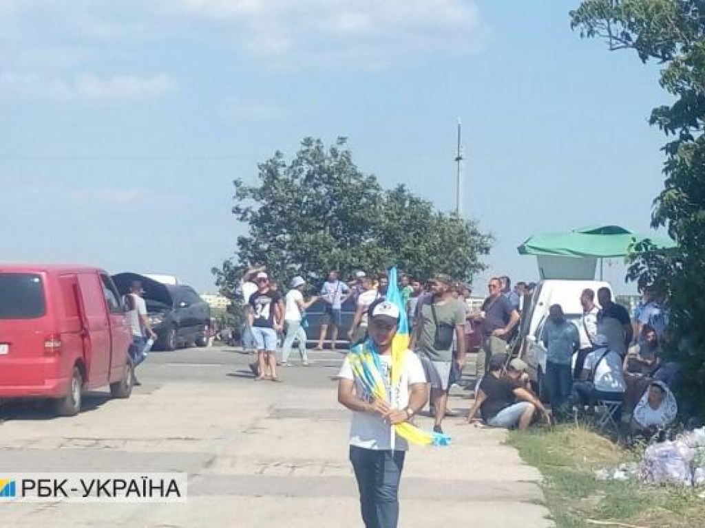 На Одесчине бизнесмены частично перекрыли трассу (ФОТО)
