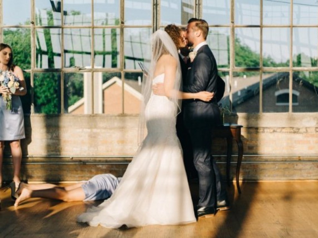 Парень выложил неудачный кадр со свадьбы и его фото назвали лучшим в мире (ФОТО)
