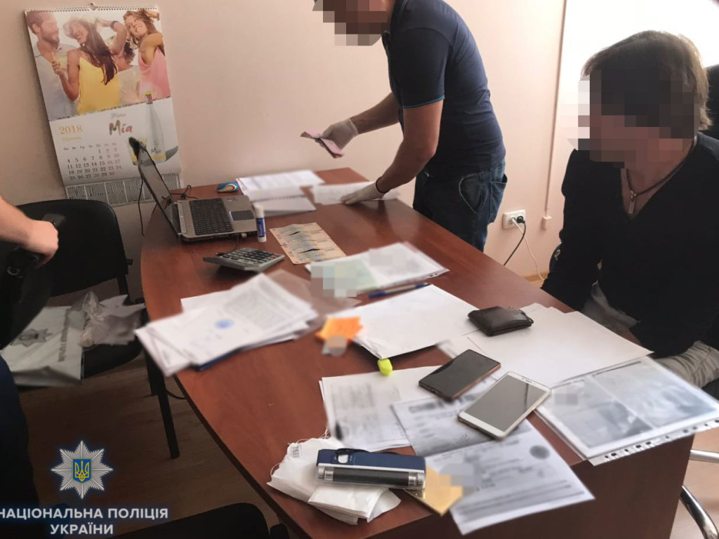 В Одессе директор компании не брезговал брать взятки за трудоустройство моряков на иностранные суда (ФОТО)