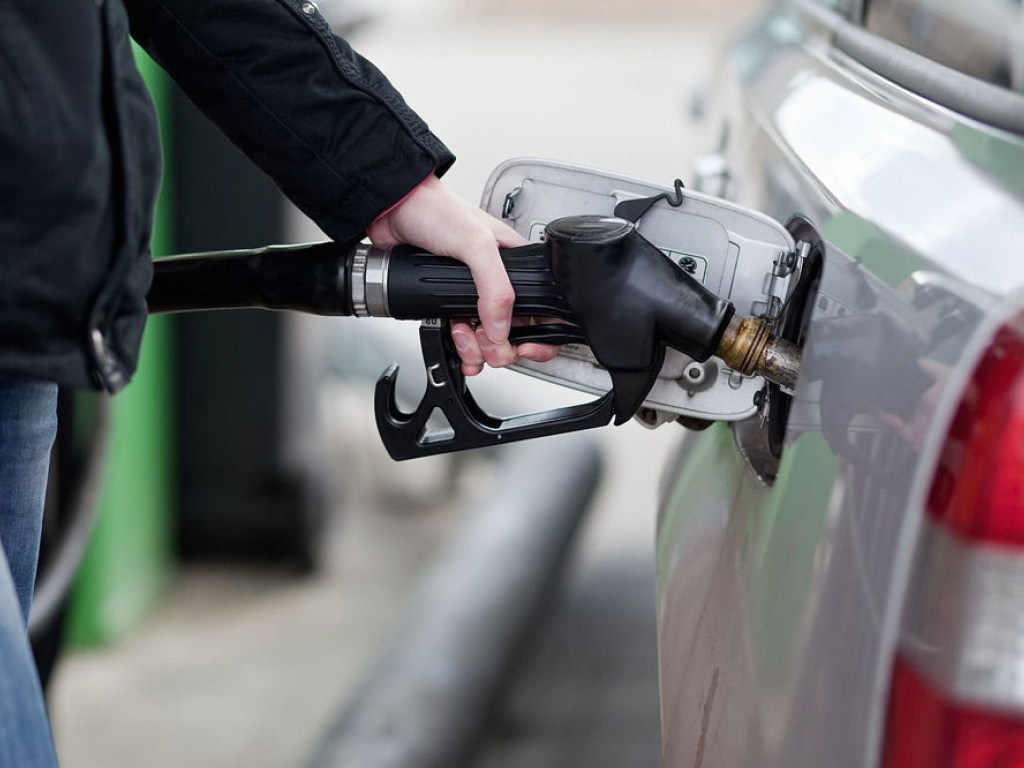 В Украине до конца 2018 года цены на бензин вырастут  на 5% &#8212; экономист