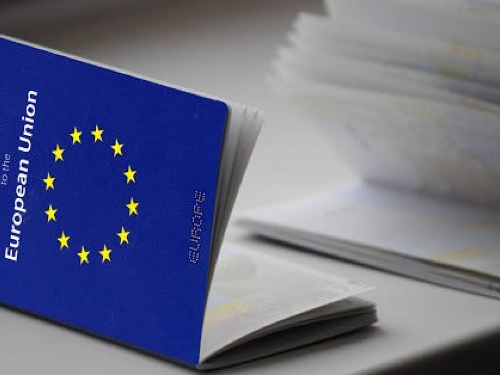Эксперт: новые правила по предоставлению гражданства жителям стран третьего мира в ЕС коснутся украинцев лишь косвенно