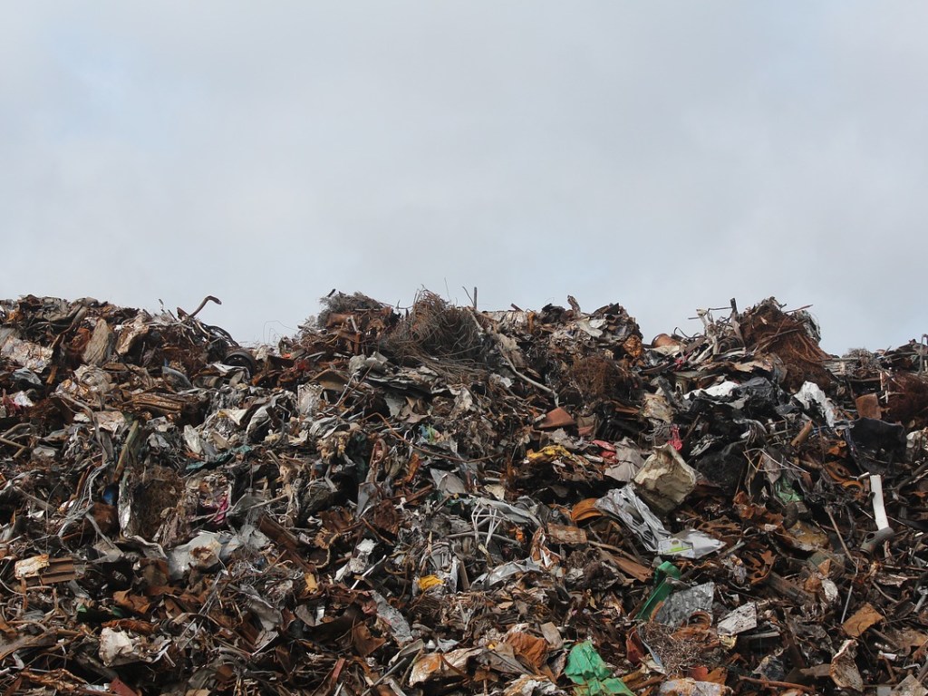 Кто «крышует» нелегальный бизнес по переработке промышленных отходов в Запорожье