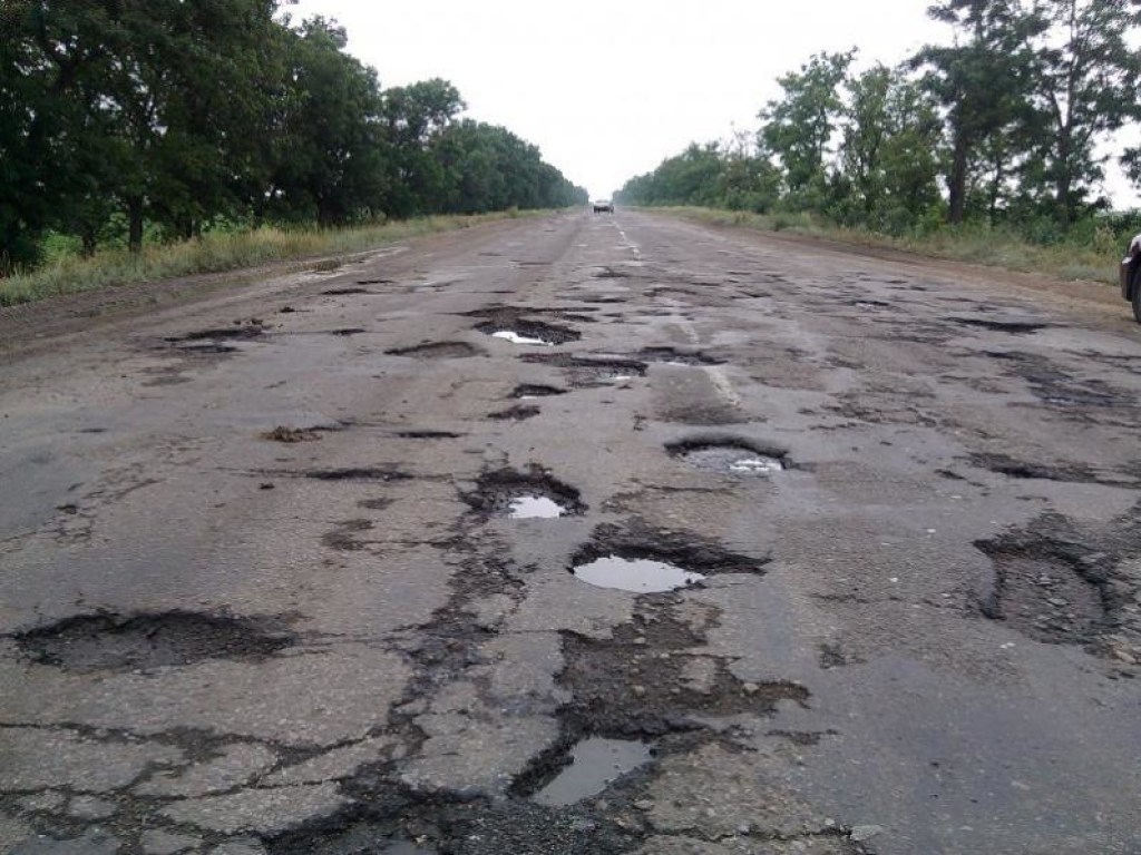 В «Укравтодоре» рассказали, какие дороги отремонтируют первыми