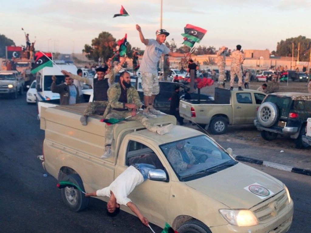 Арабский политолог объяснил, почему Россия не станет вводить войска в Ливию