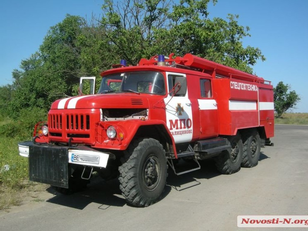 В Николаевской области пожарный автомобиль столкнулся с микроавтобусом (ФОТО)