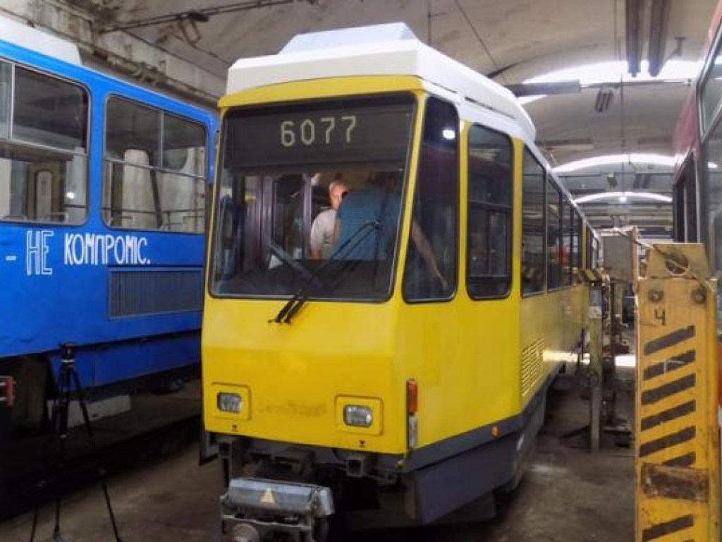 Скандал с закупками берлинских трамваев: подвижной состав не подходит к инфраструктуре Львова (ФОТО)