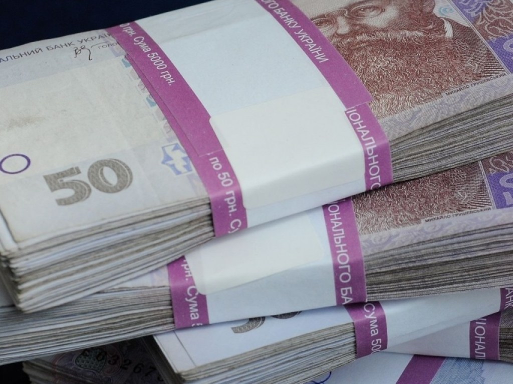 Экономист объяснил причины девальвации национальной валюты