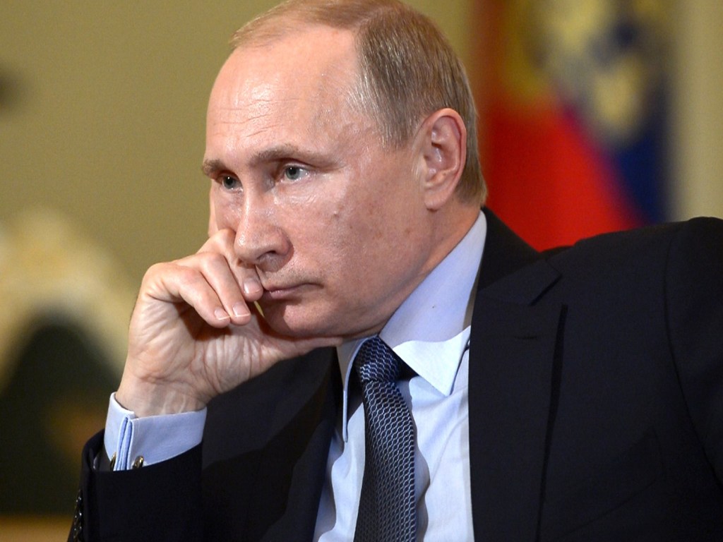Рейтинг Путина рухнул: обнародованы результаты опроса