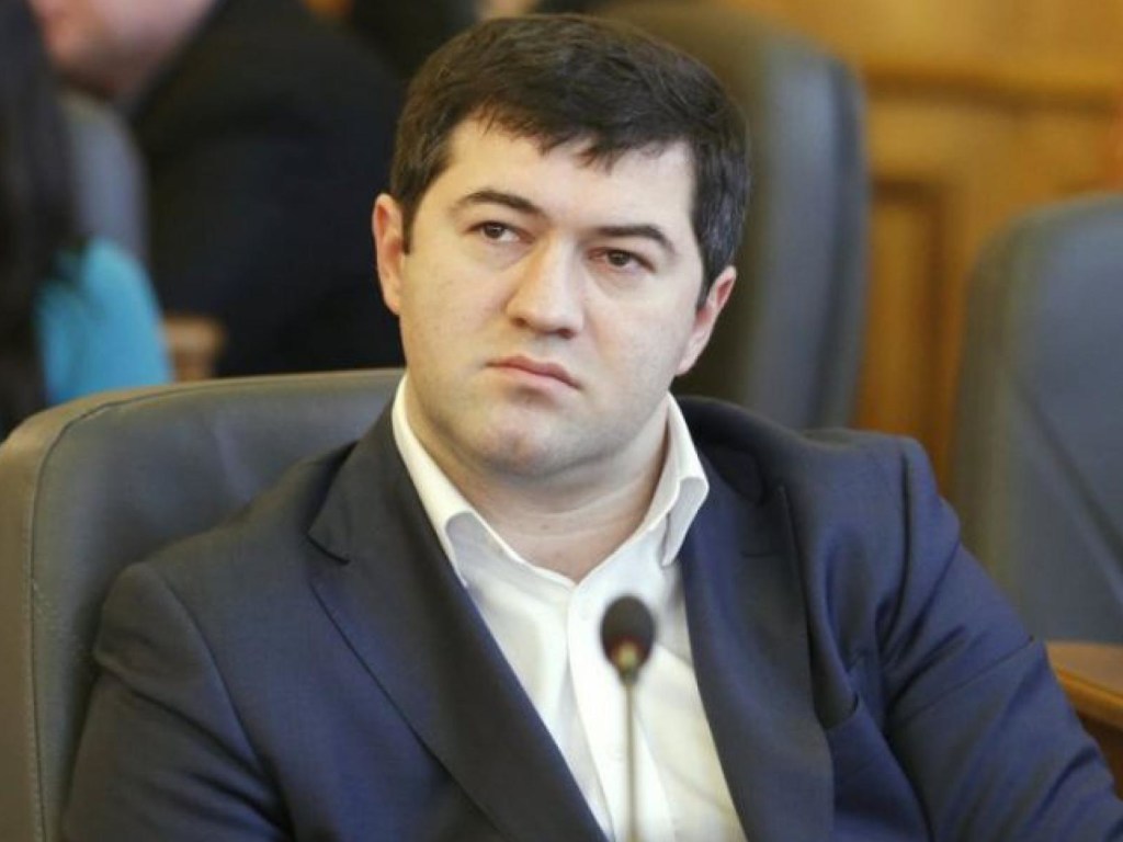 Существуют риски: Суд обязал Насирова еще 2 месяца носить электронный браслет