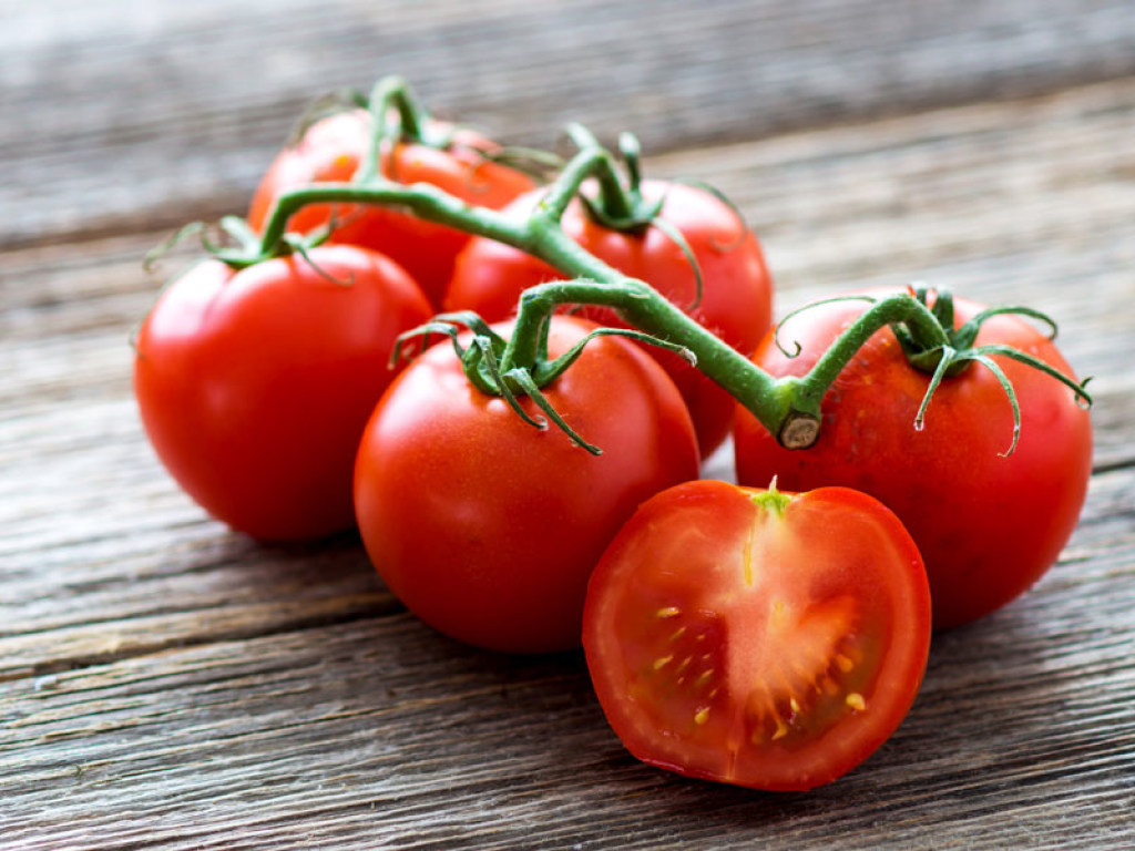 Свежие помидоры укрепляют кости – врач