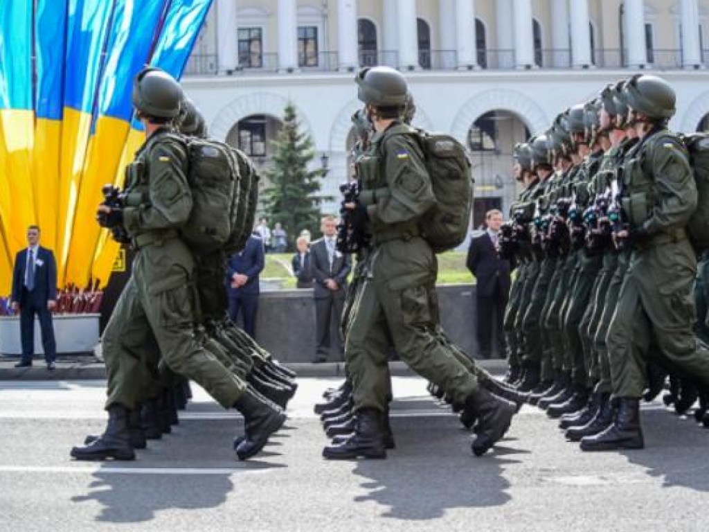 Введение в армии приветствия «Слава Украине! Героям слова!» создаст для страны дополнительные проблемы  &#8212; политолог