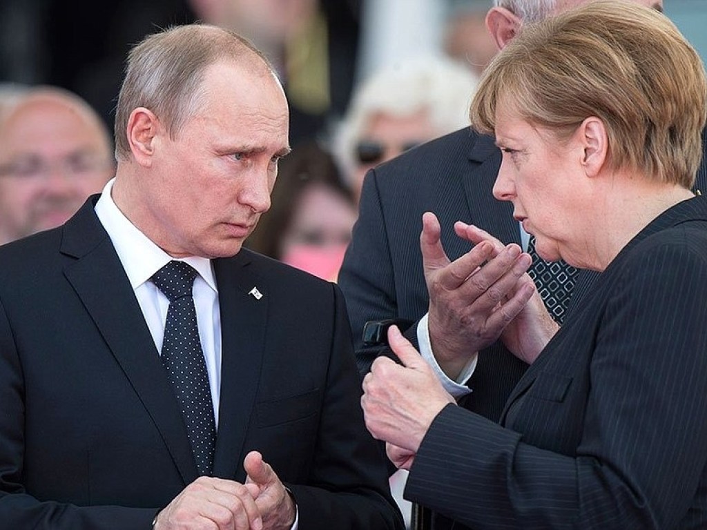 Путин едет в Германию, где будет говорить с Меркель об Украине