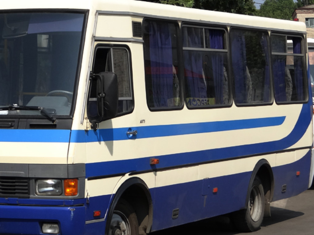 ЧП на Закарпатье: по дороге в лагерь загорелся автобус детьми (ВИДЕО)