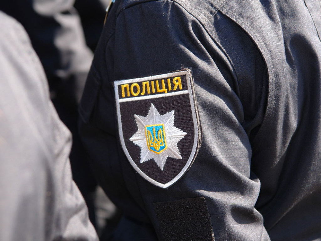 Служил в «народной милиции ЛНР»: на Донбассе боевик сдался полиции (ВИДЕО)