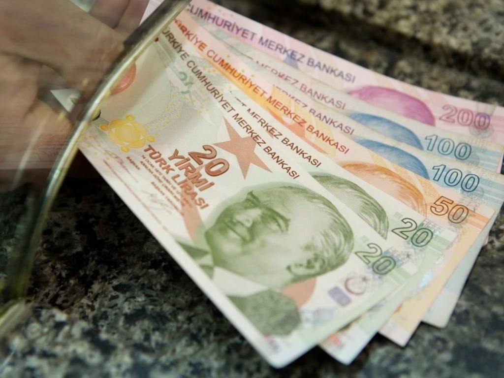 Эксперт рассказал, как девальвация турецкой лиры скажется на украинцах