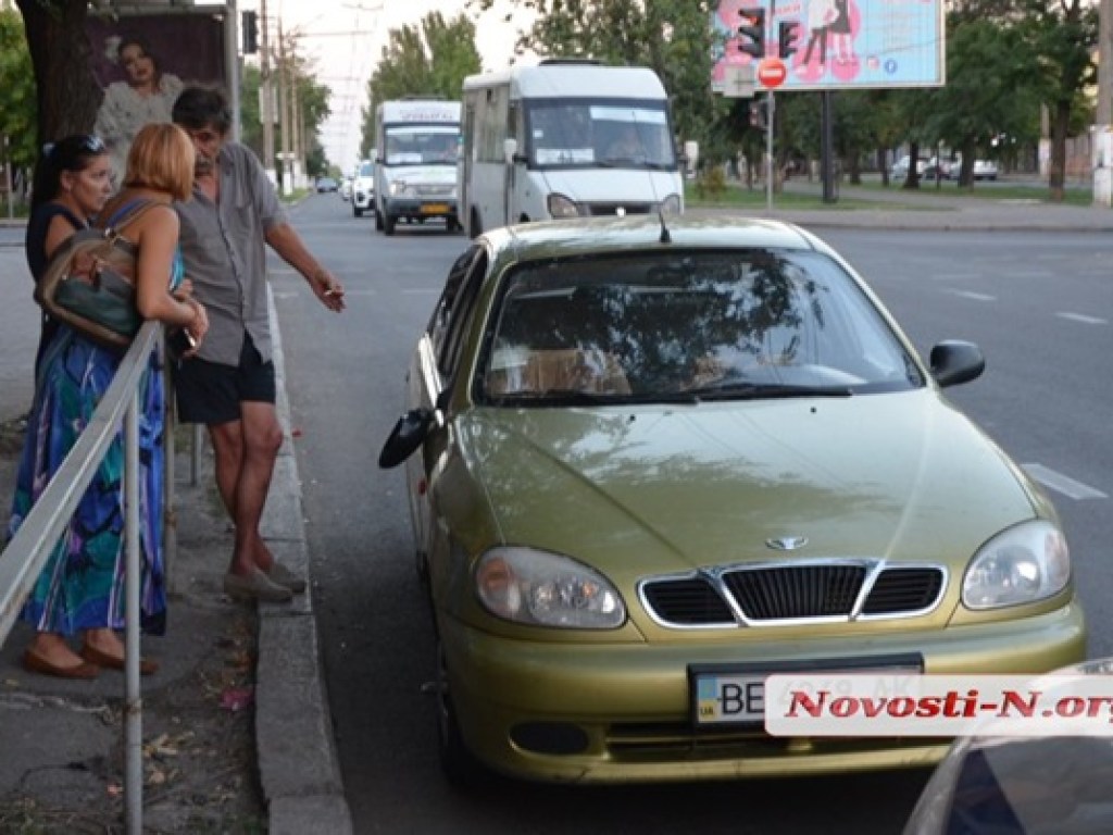 В Николаеве Daewoo сбил пешехода на переходе (ВИДЕО)