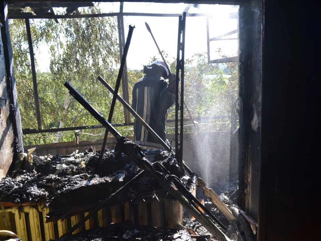 В Одессе дотла сгорела квартира в пятиэтажке (ФОТО)