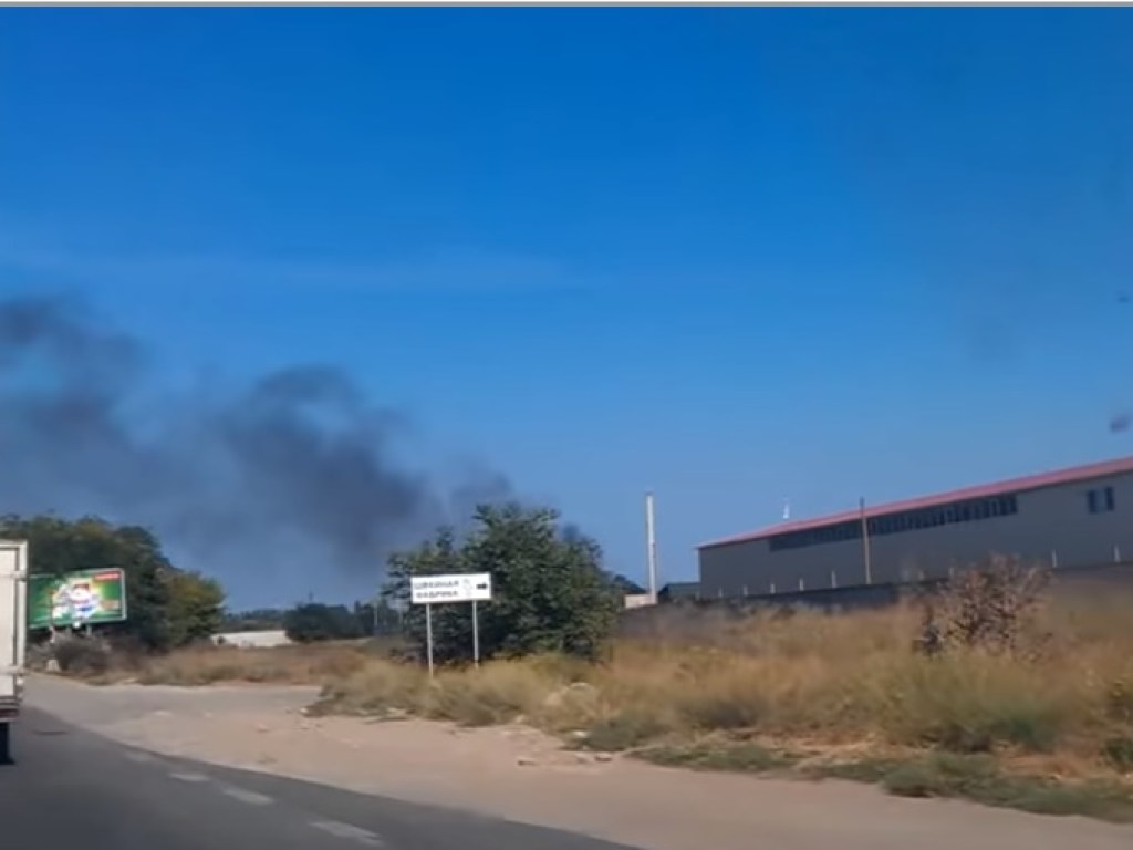 Из трубы крематория в Одессе повалил черный дым (ВИДЕО)