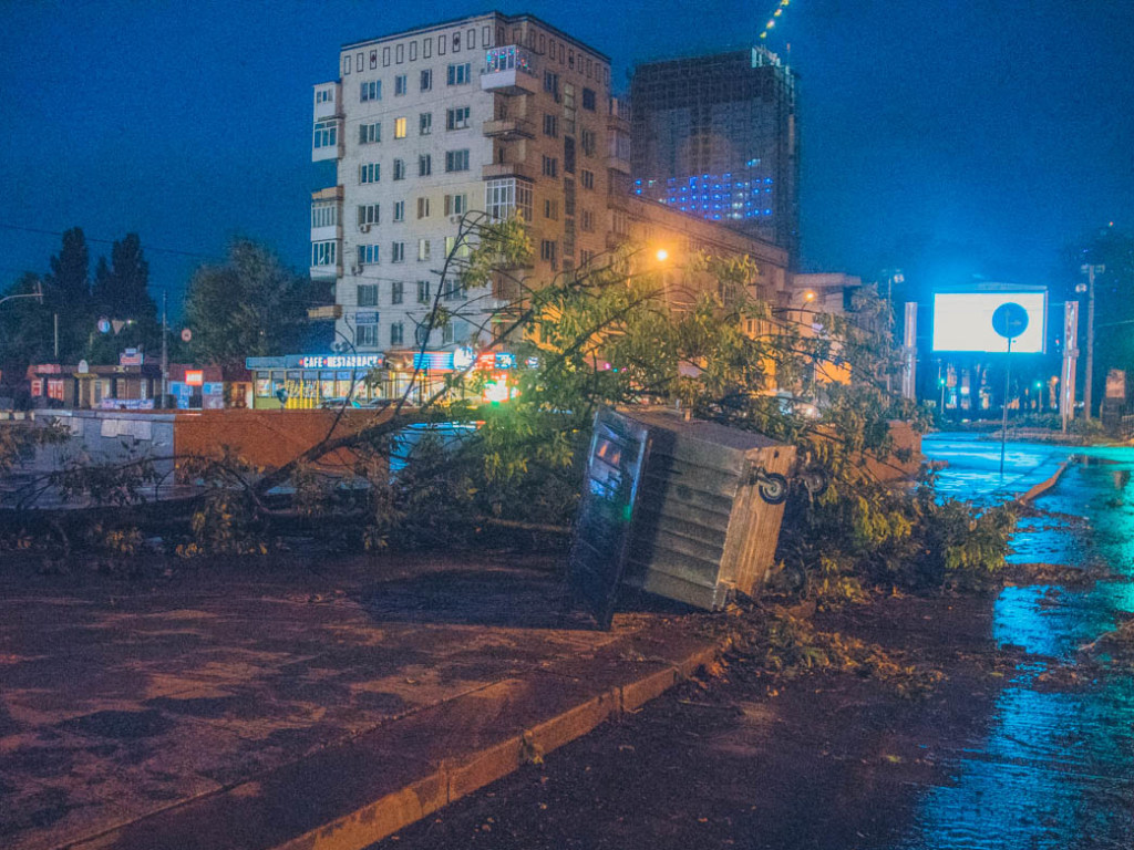 В Укргидрометцентре оправдались, почему не предупредили об урагане в Киеве