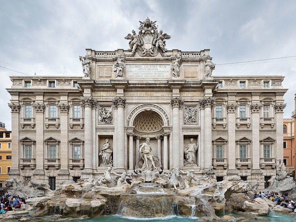 Голландка и американка подрались у фонтана в Риме из-за права на селфи