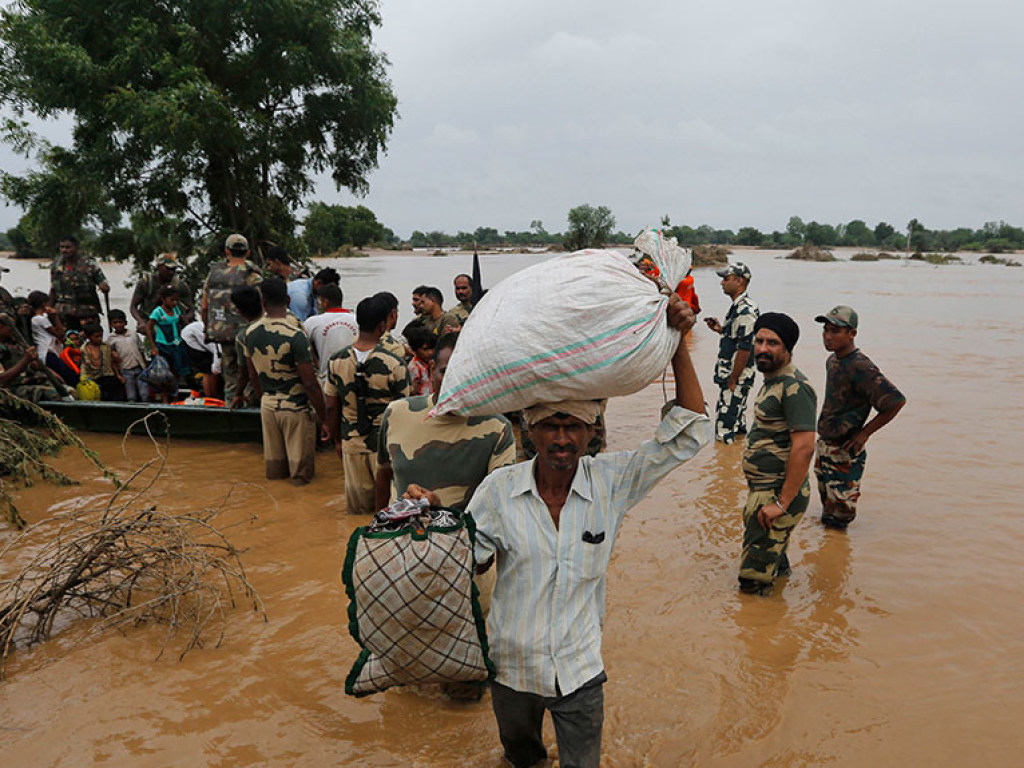 Убийственные дожди унесли жизни 324 человек в Индии