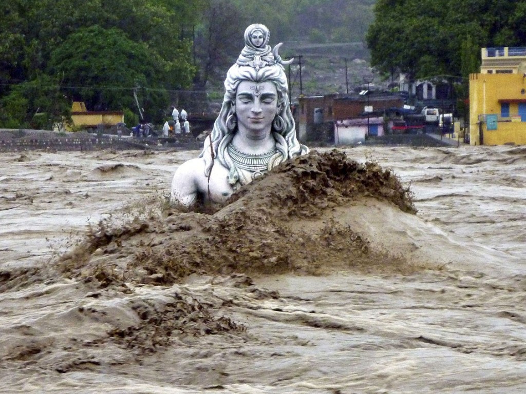Наводнения в Индии: количество погибших возросло до 106 человек