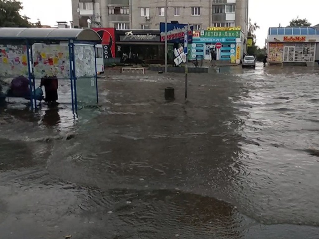 Ливни в Украине: Бердичев пострадал от разгула стихии (ФОТО, ВИДЕО)