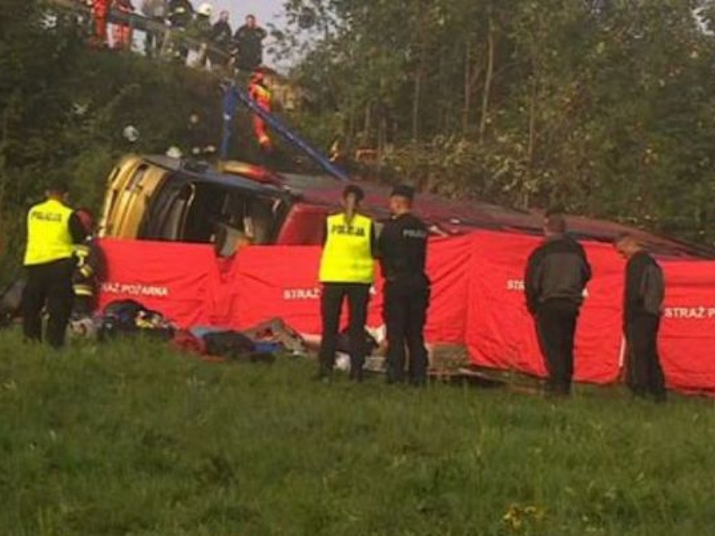 В Польше перевернулся автобус с украинцами, есть жертвы (ФОТО)