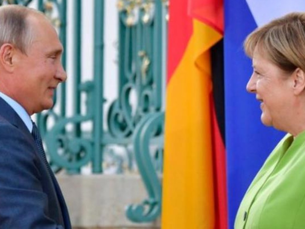 Меркель на встрече с Путиным: Украина должна сохранить роль транзитера российского газа в ЕС