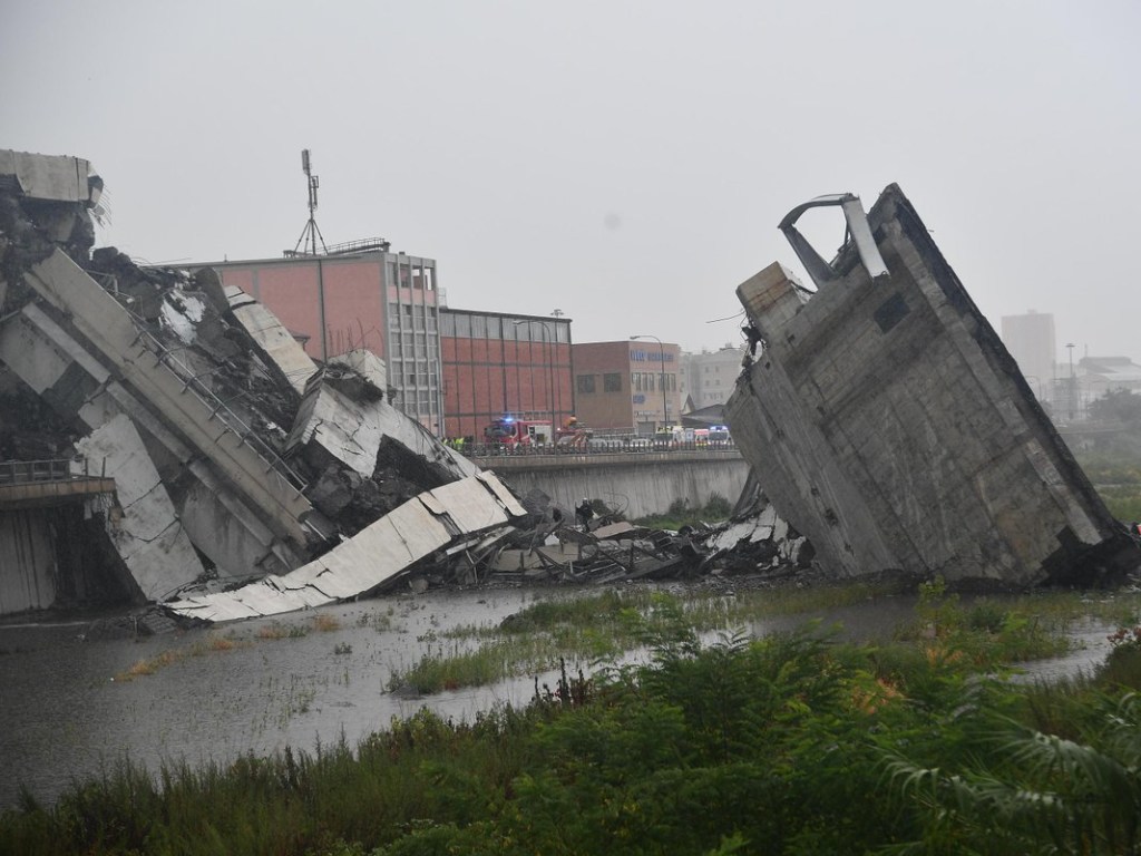 Обрушение моста в Генуе: Чудом выжившие украинцы записали обращение из больницы (ВИДЕО)
