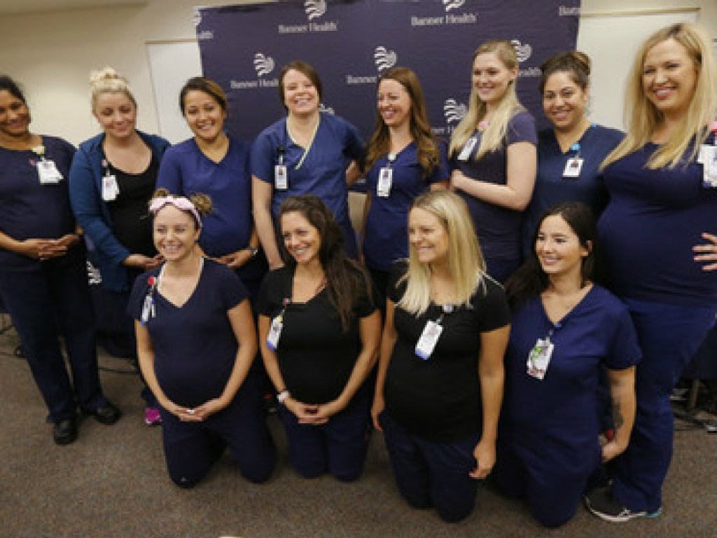Бэйби-бум: В больнице одновременно забеременели 16 медсестер (ФОТО)