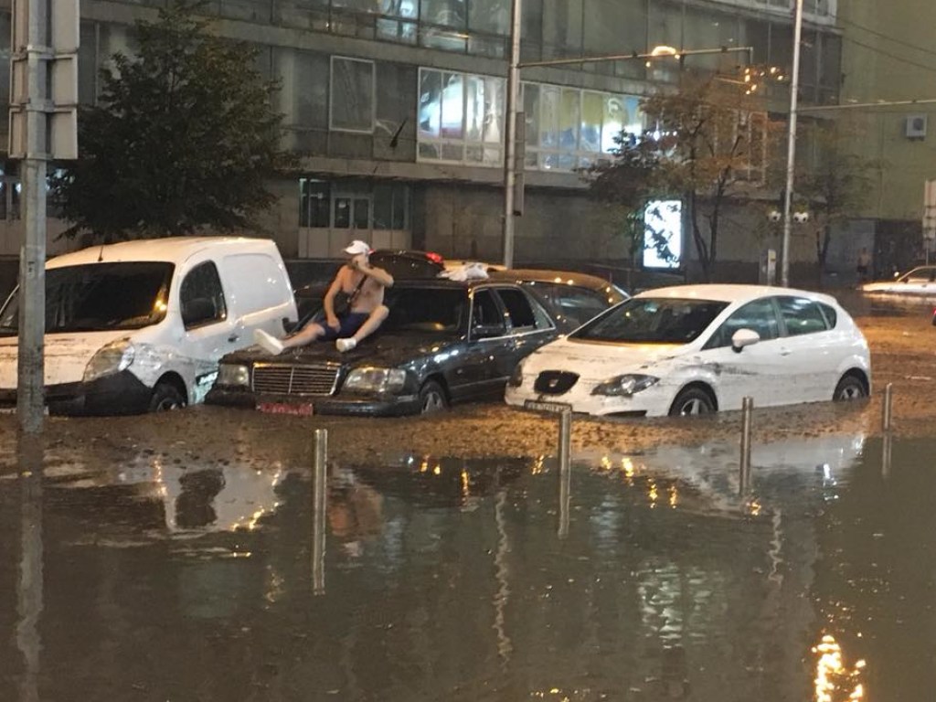 Кто ответит за потоп в центре Киева?