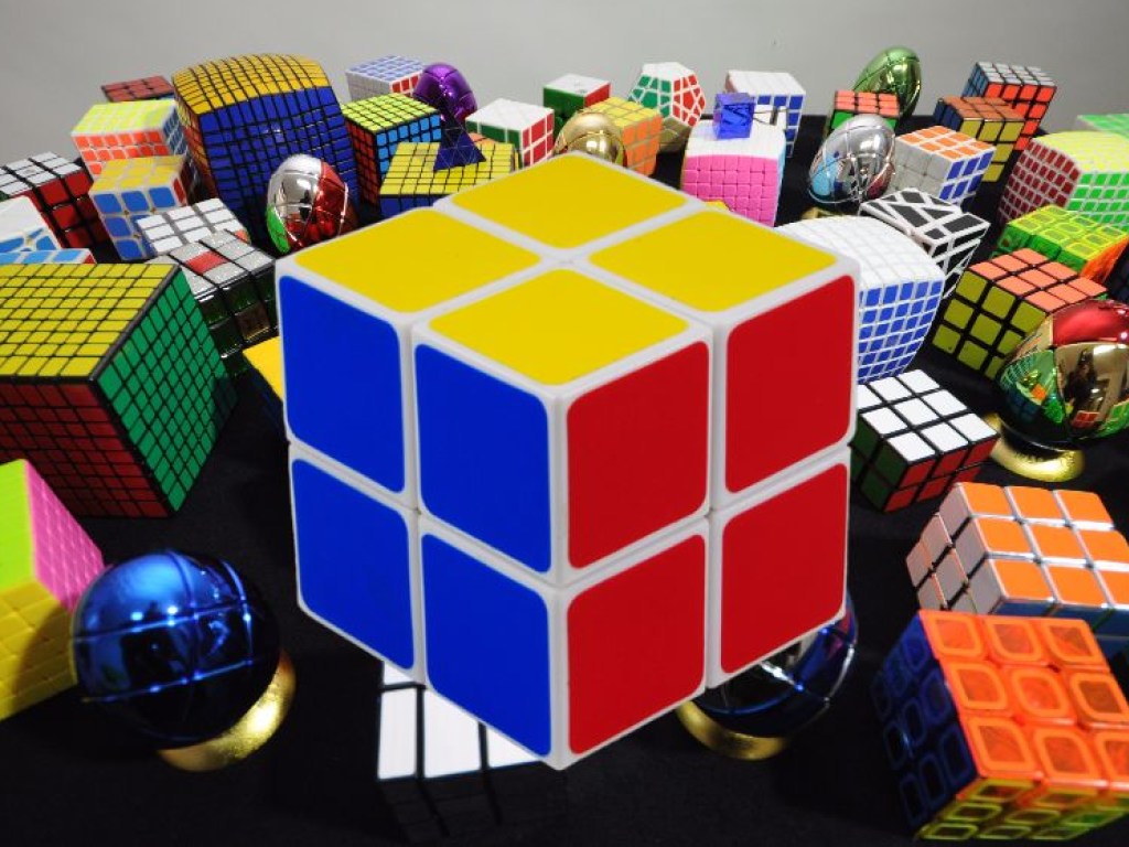 Установлен новый мировой рекорд по сборке кубика Рубика под водой (ФОТО, ВИДЕО)