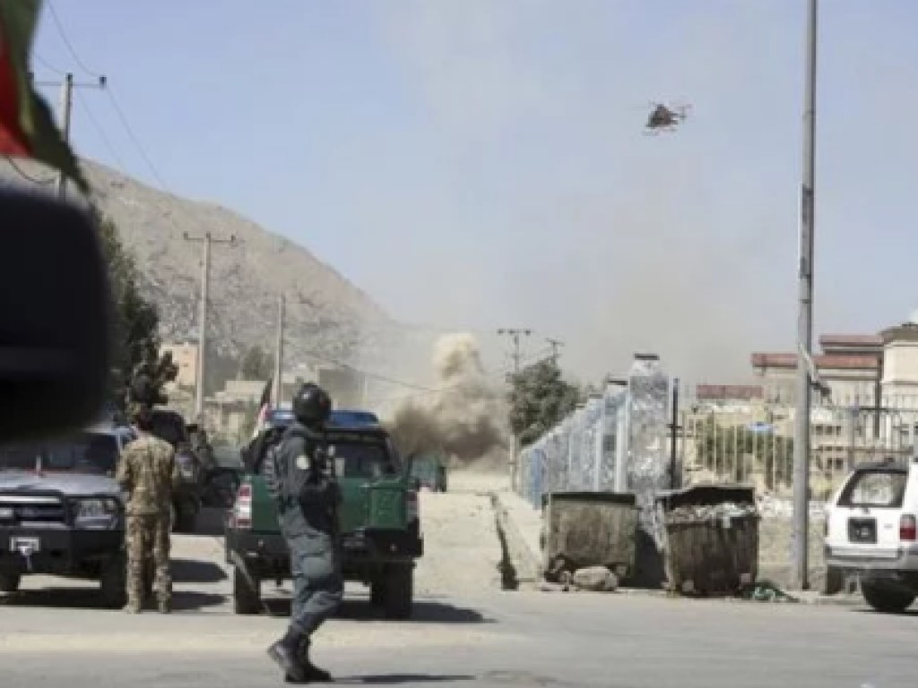 Дворец президента Афганистана обстреляли ракетами (ФОТО)