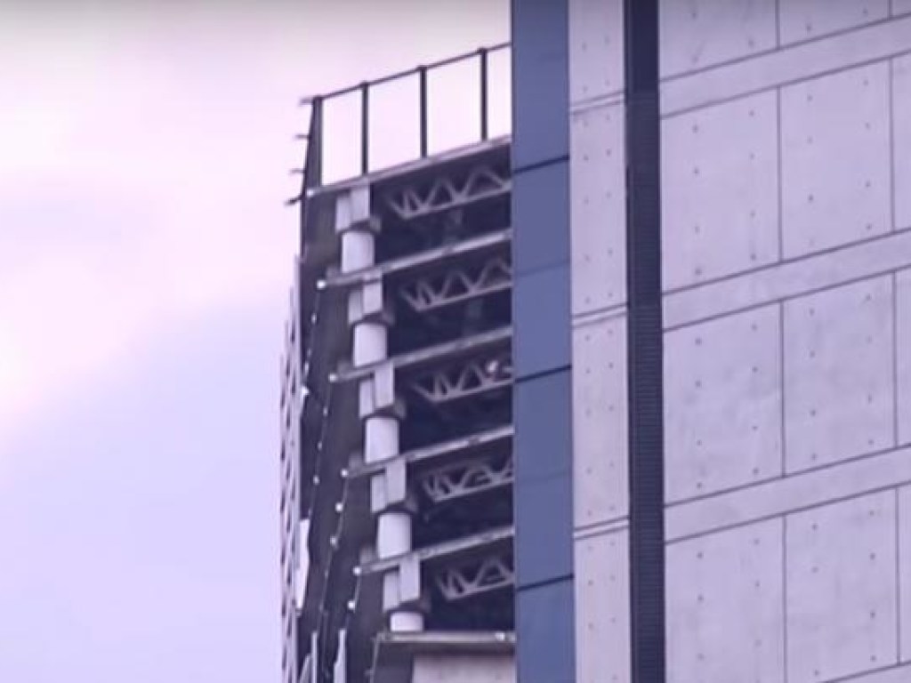 В Венесуэле после землетрясения накренился небоскреб (ФОТО, ВИДЕО)