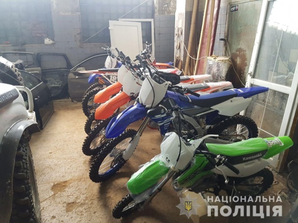 В Украине обнаружили 30 угнанных в Италии мотоциклов (ФОТО)