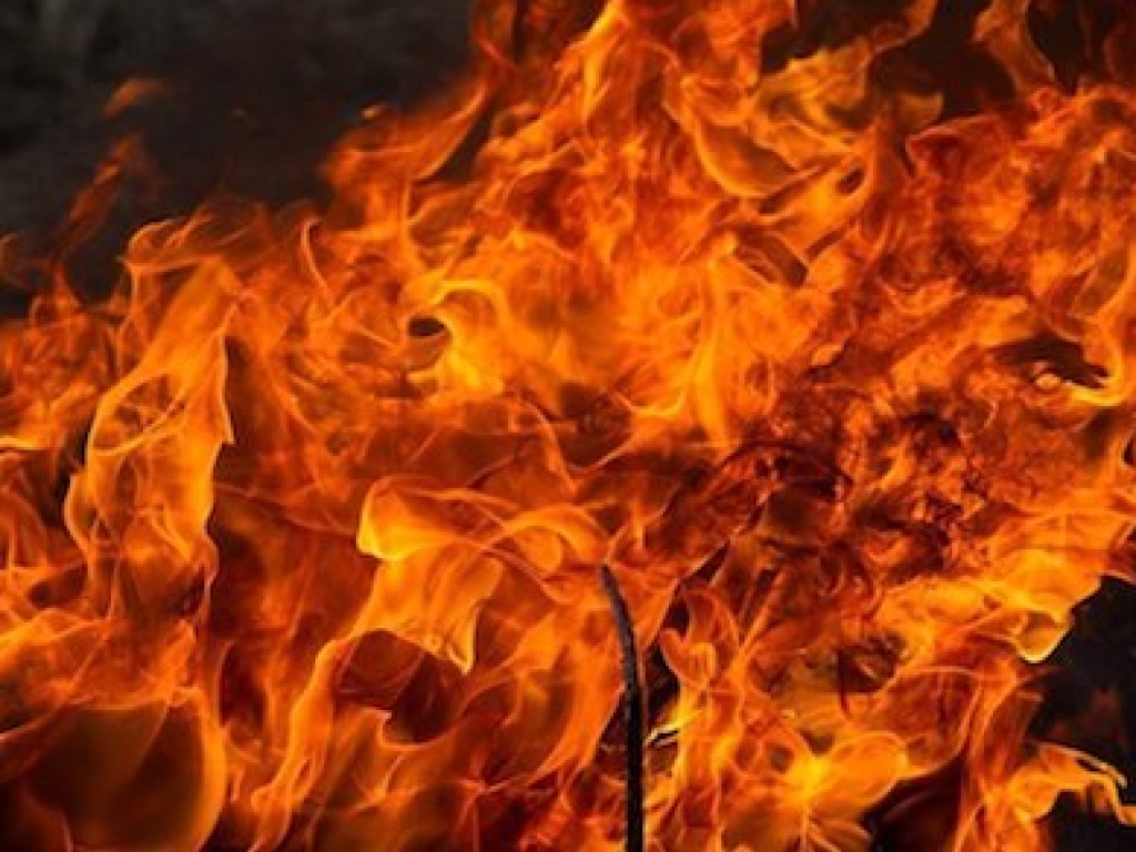 Крупный пожар в Мукачево: горит отделение почты (ВИДЕО)
