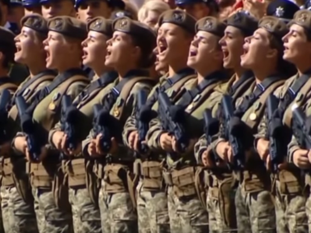 Женщины-военные произвели фурор на параде в Киеве (ФОТО, ВИДЕО)