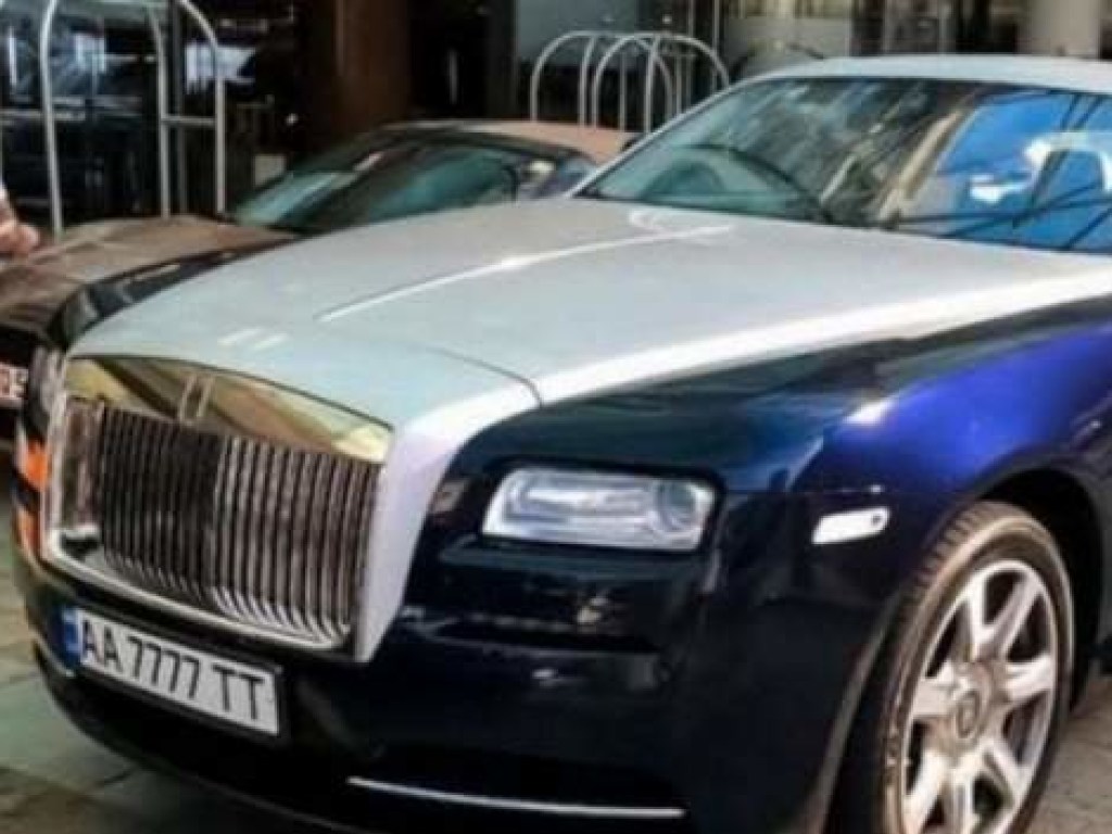 В Монако заметили украинский Rolls-Royce за 12 миллионов с «крутыми» киевскими номерами (ФОТО)